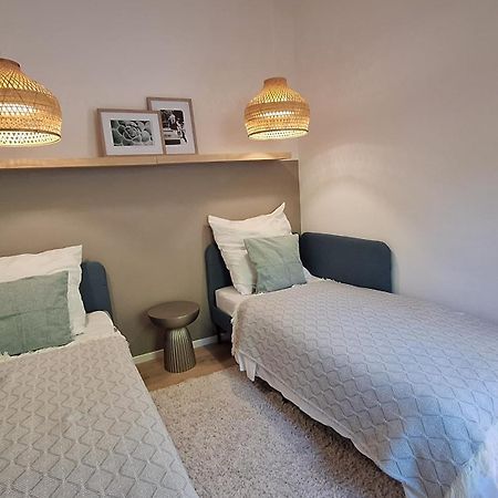 Ferienwohnung Mit 180° Meerblick Dobreć Екстериор снимка