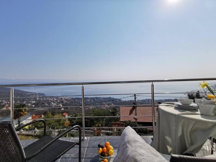 Ferienwohnung Mit 180° Meerblick Dobreć Екстериор снимка