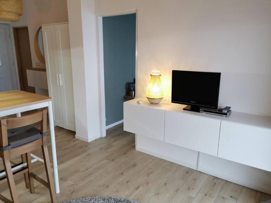 Ferienwohnung Mit 180° Meerblick Dobreć Екстериор снимка