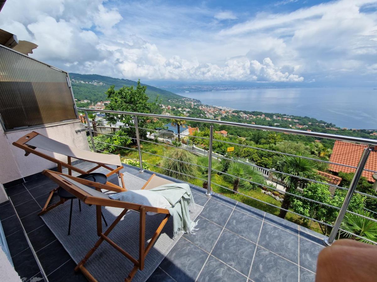 Ferienwohnung Mit 180° Meerblick Dobreć Екстериор снимка