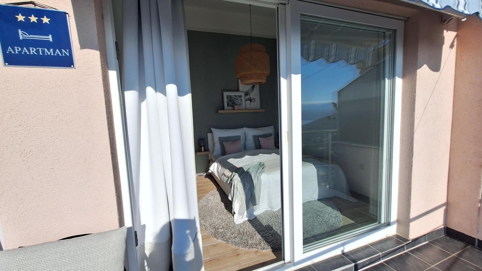 Ferienwohnung Mit 180° Meerblick Dobreć Екстериор снимка